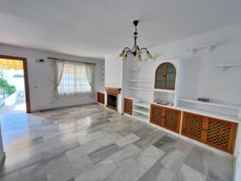 Adosada en venta en Rincón de la Victoria, Torre de Benagalbón photo 0