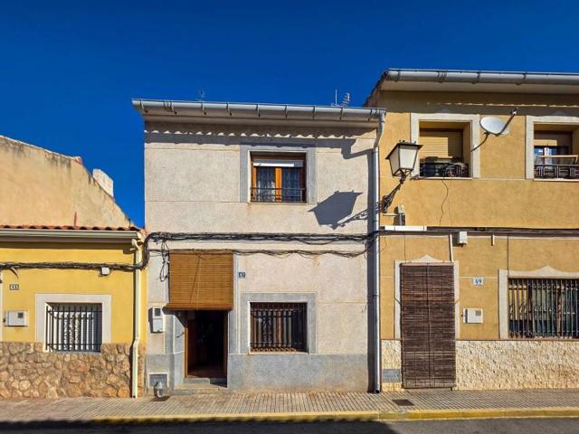 Adosada en venta en Pinoso photo 0