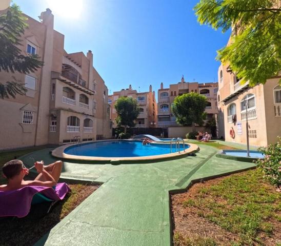 Apartamento en venta en Torrevieja photo 0