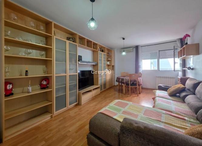 Piso en venta en Rosselló, Cataluna photo 0