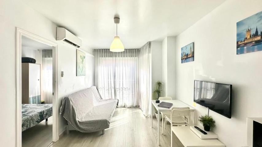 Apartamento en venta en Torrevieja, Paseo maritimo photo 0
