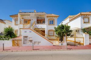 Bungalow en venta en Torrevieja photo 0
