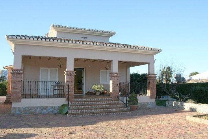 Chalet en alquiler en Pedreguer photo 0