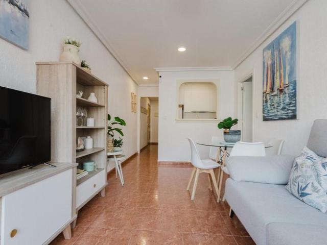 Apartamento en venta en Torrevieja, Centro - Muelle Pesquero photo 0