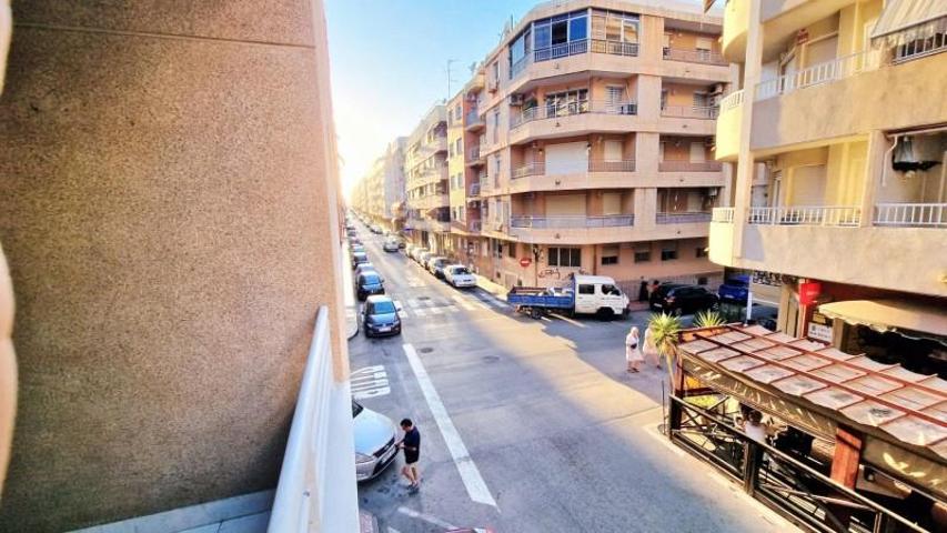 Apartamento en venta en Torrevieja, Centro photo 0