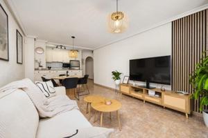 Apartamento en venta en Torrevieja photo 0