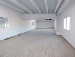 Nave industrial en venta en Sant Vicenç de Castellet, Polígon les Vives photo 0