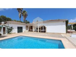 Chalet en venta en Denia photo 0