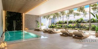 Apartamento en venta en Marbella, Los Monteros photo 0