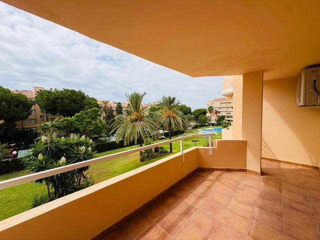 Piso en alquiler en Estepona, La Concha-Resina Golf photo 0