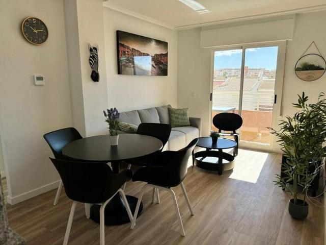 Apartamento en venta en Torrevieja photo 0
