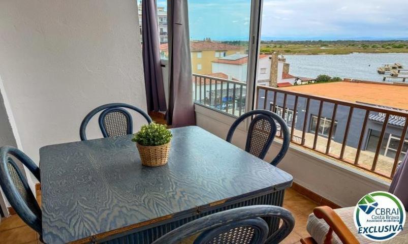 Apartamento en venta en Roses, Santa Margarida photo 0