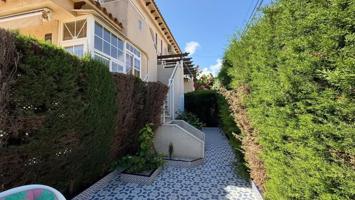 Bungalow en venta en Torrevieja, Punta prima photo 0