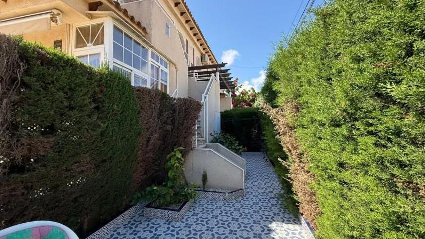 Bungalow en venta en Torrevieja, Punta prima photo 0