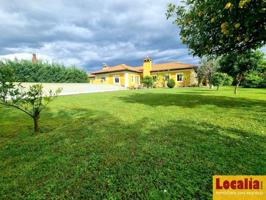 Chalet en venta en Torrelavega photo 0