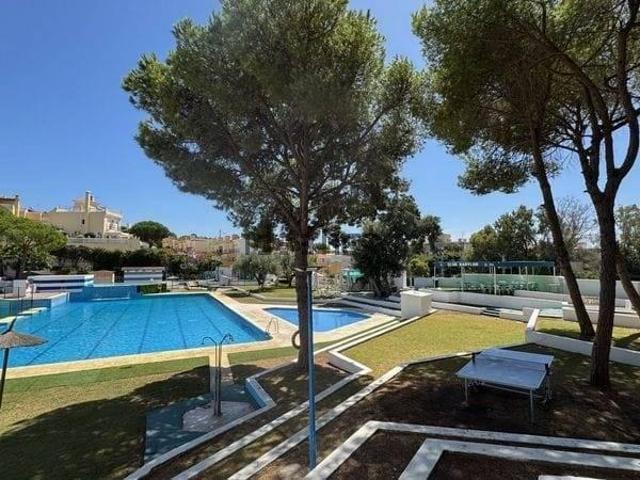 Adosada en venta en Estepona, Pueblo photo 0