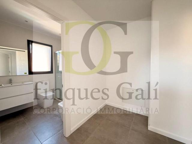 Casa en venta en Manresa photo 0