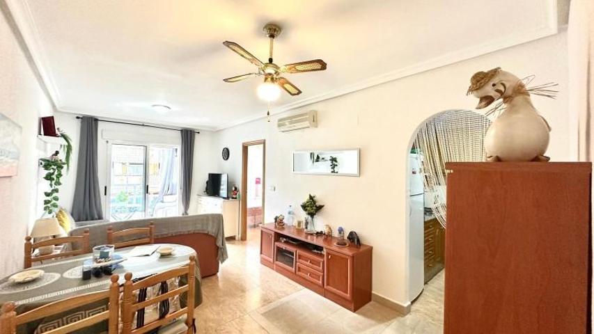Apartamento en venta en Torrevieja, Playa del cura photo 0