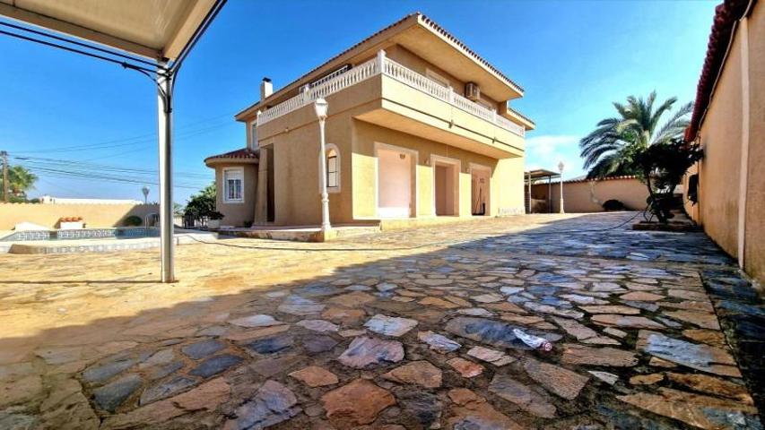 Chalet en venta en Torrevieja, La Siesta - El Salado - Torreta photo 0