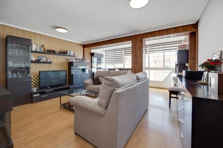 Apartamento en venta en Torrevieja photo 0
