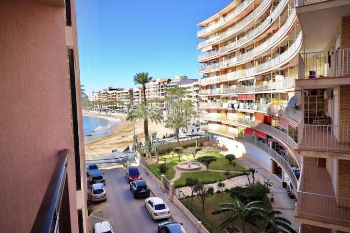 Apartamento en venta en Torrevieja photo 0