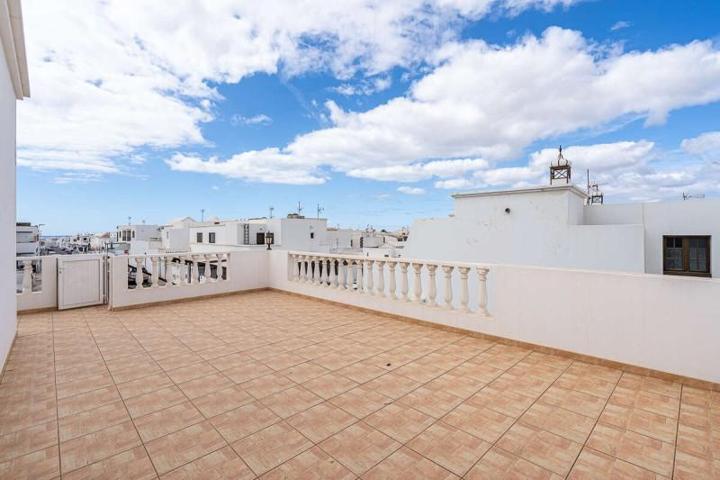 Apartamento en venta en San Bartolomé, Playa Honda photo 0