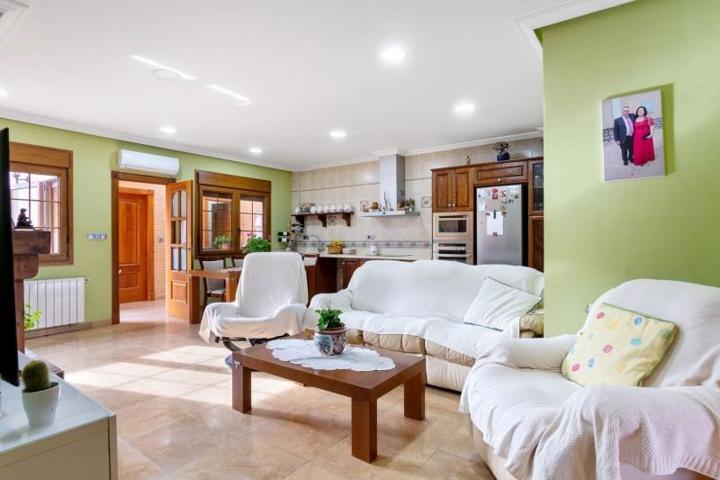 Adosada en venta en Pilar de la Horadada, Baix Segura photo 0