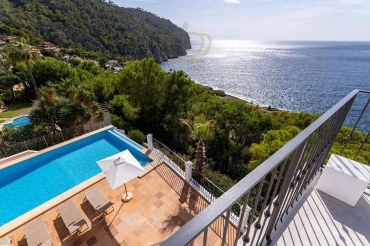 Chalet en venta en Andratx, Camp de Mar photo 0