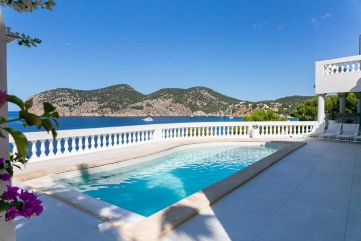 Chalet en venta en Andratx, Camp de Mar photo 0