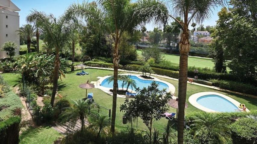 Apartamento en alquiler en Marbella, Guadalcantara Golf photo 0