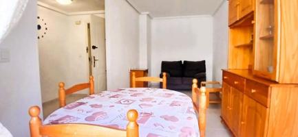 Apartamento en venta en Torrevieja photo 0