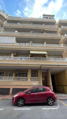 Apartamento en venta en Torrevieja photo 0