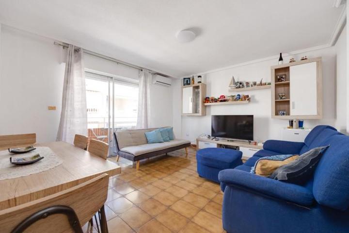 Apartamento en venta en Torrevieja photo 0
