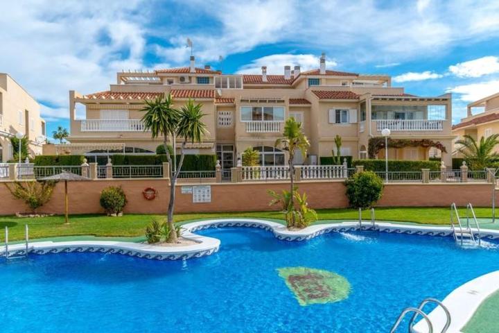 Piso en venta en Orihuela, Baix Segura photo 0