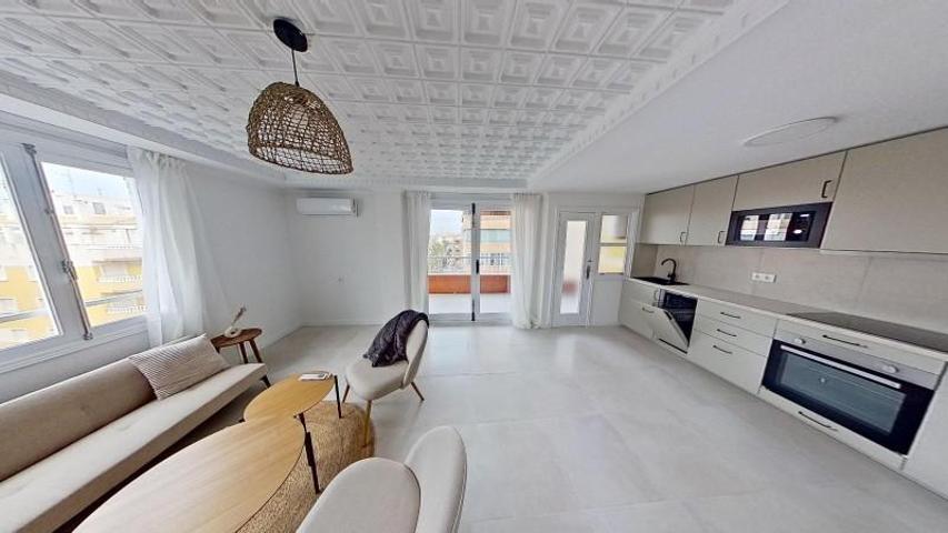 Apartamento en venta en Torrevieja photo 0