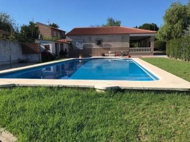Casa con terreno en venta en Almodóvar del Río, Cuevas bajas photo 0