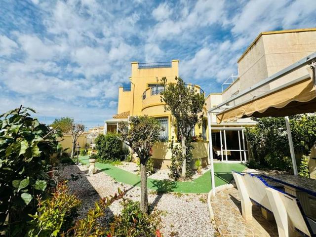 Chalet en venta en Orihuela Costa photo 0