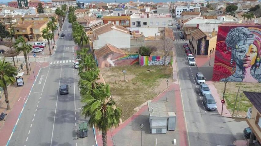 Terreno en venta en Los Alcázares, Centro photo 0