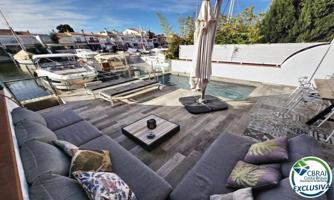 Chalet en venta en Empuriabrava photo 0