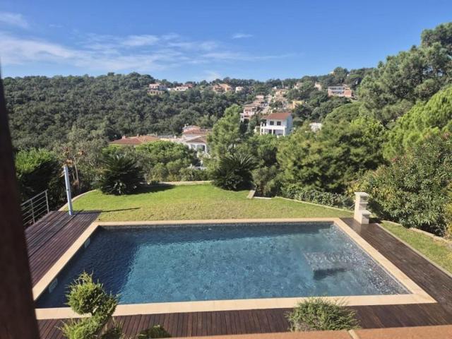 Chalet en venta en Lloret de Mar, Urbanitzacions photo 0