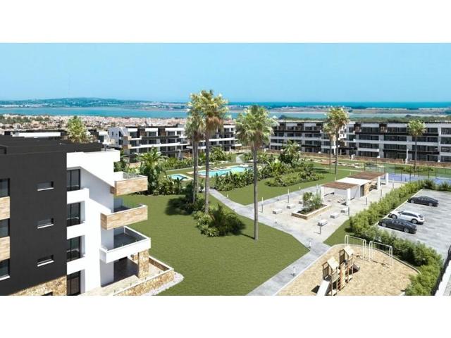 Apartamento en venta en Torrevieja photo 0