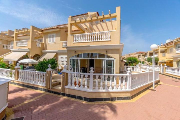 Adosada en venta en Orihuela, Baix Segura photo 0