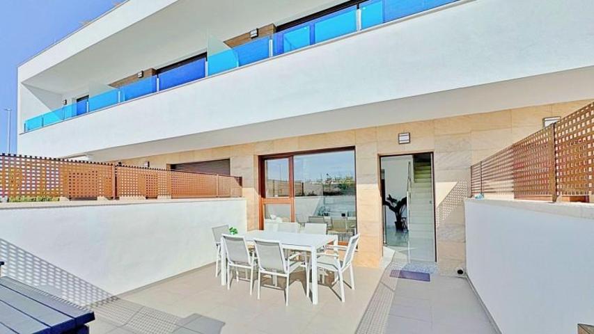 Casas de pueblo en venta en Torrevieja photo 0