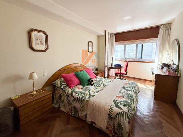 Piso en venta en Santiago de Compostela photo 0