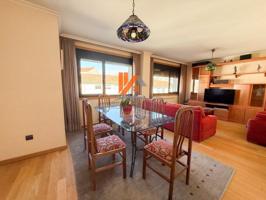 Piso en venta en Santiago de Compostela photo 0