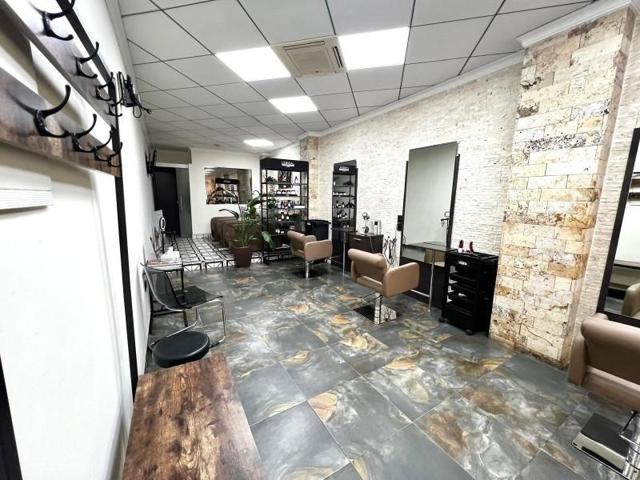 Local comercial en venta en Torrevieja, Torrevieja photo 0