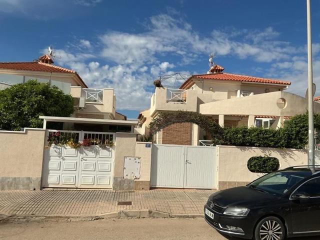 Adosada en venta en Orihuela Costa, Playa Flamenca photo 0