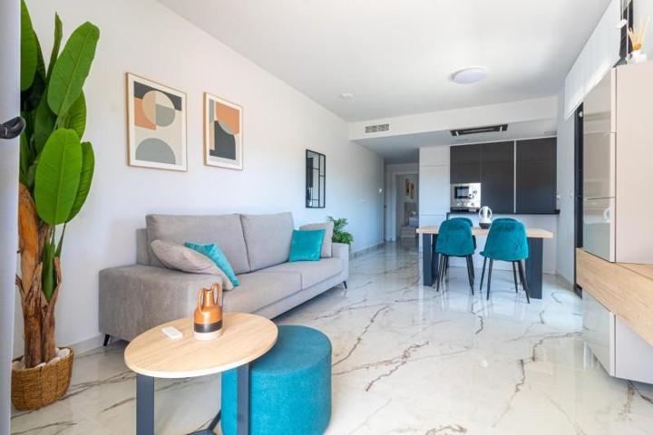 Apartamento en venta en Orihuela Costa, PAU 8 photo 0
