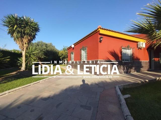 Chalet en venta en Alcalá de Guadaira, Alcalá de Guadaira photo 0