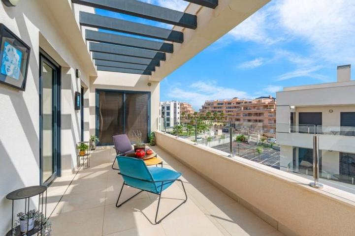Apartamento en venta en Orihuela Costa, Villamartin photo 0